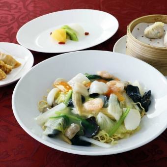 <런치 세트>【연꽃】1980엔(부가세 포함)/선택할 수 있는 밥・면이 기쁘다♪