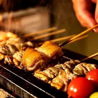 【HP限定】★当店一押『地鶏と鮮魚 焼き鳥・もつ焼きコース』2.5H飲み放題付(8品)4500⇒3500円