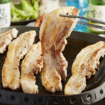 ☆Chumaru Premium☆ Choose the most popular samgyeopsal from grilled or steamed♪ [3800 yen with all-you-can-drink 3-hour system]