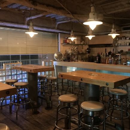 【二樓附屬餐廳指南】包含自製烤牛肉和岡山特產蒜蓉辣椒在內的9道菜,120分鐘暢飲,僅需5500日元