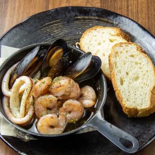 Shrimp and Seafood Ajillo