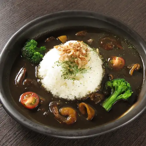 牛筋咖哩飯（以國產牛肉製成）