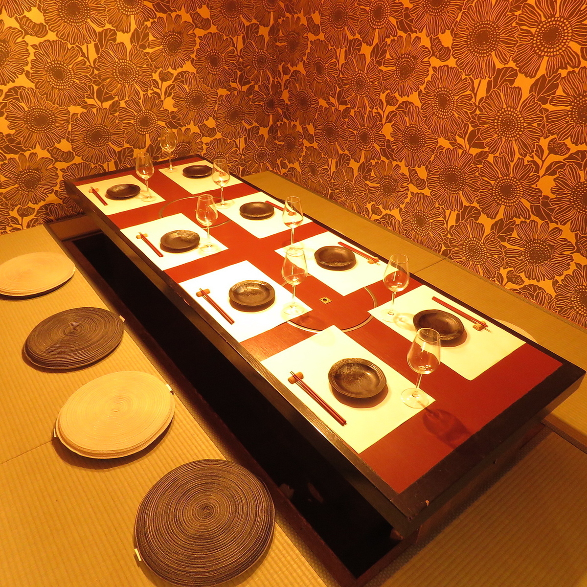 Private rooms available for up to 10 people! Perfect for parties! 2-hour all-you-can-drink party courses from 5000 yen.