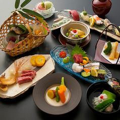 Please enjoy the Japanese cuisine that is unique to Mukashimura as a token of our appreciation.