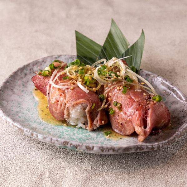 たん八のもう一つの売りである肉寿司！厳選して仕入れた牛肉を贅沢に使用しました。