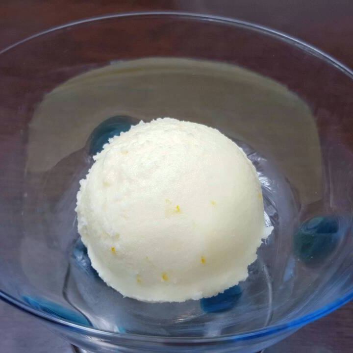 Vanilla ice cream / Matcha ice cream / (1 ball)
