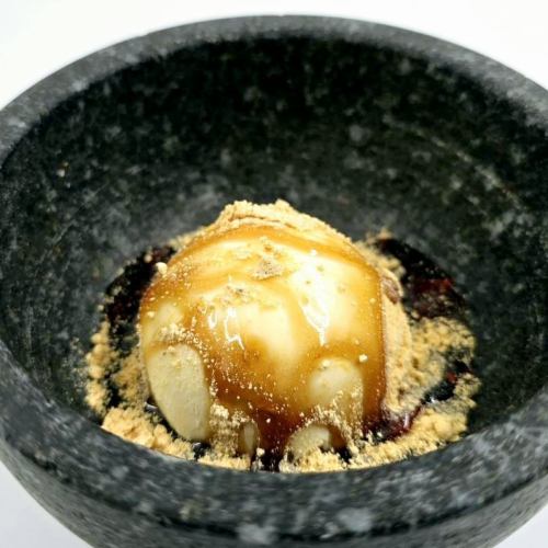 紅糖漿、豆粉、香草冰淇淋/抹茶冰淇淋(1球)