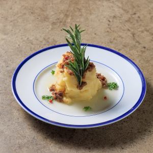 The ultimate mashed potatoes - homemade bagna cauda sauce -