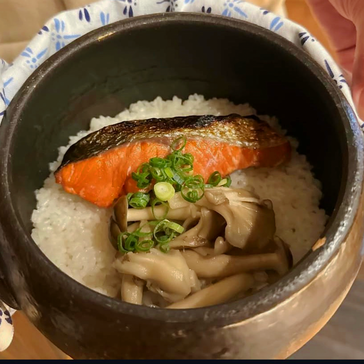 香り立つ土鍋ごはんで、特別な時間を♪