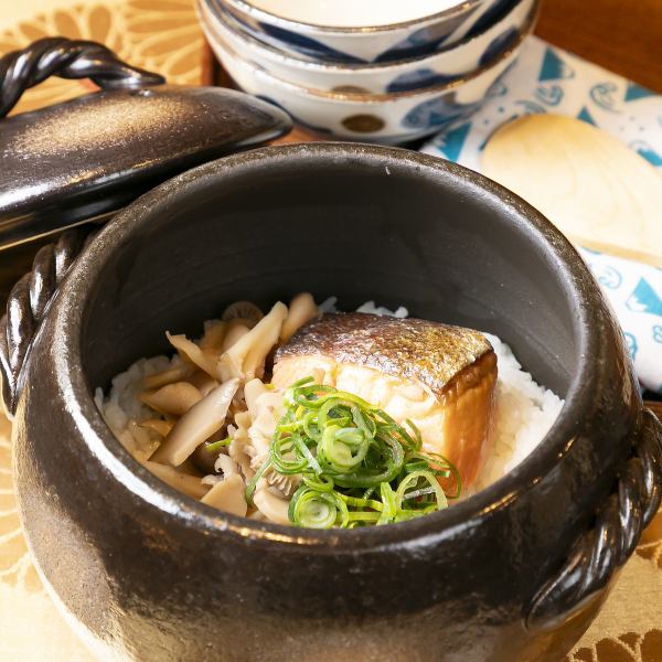 地元米の香りと旨みを味わう土鍋ごはん さばとたくわん添え