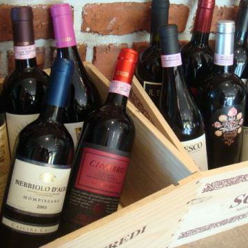 ワインフェア開催中！！★グラスワイン飲み比べ3杯セット２０００円。ガウダンテでしか飲むことのできない直輸入ワインもあり、この機会に是非。