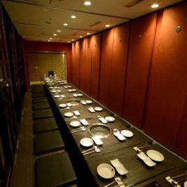 [Perfect for alumni associations and various banquets ★ Up to 26 people are OK!] Private digging room suitable for banquets at work and family gatherings.You can enjoy it without worrying about your surroundings! In the calm atmosphere, you can have a good time eating, drinking and talking.
