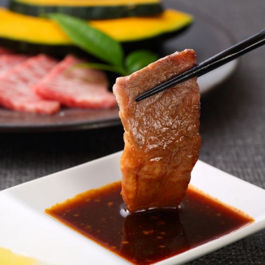 僅限平日午餐！優惠500日元<-福名順> 可以享用4種黑毛和牛和握壽司的晚餐方案（共7道菜）