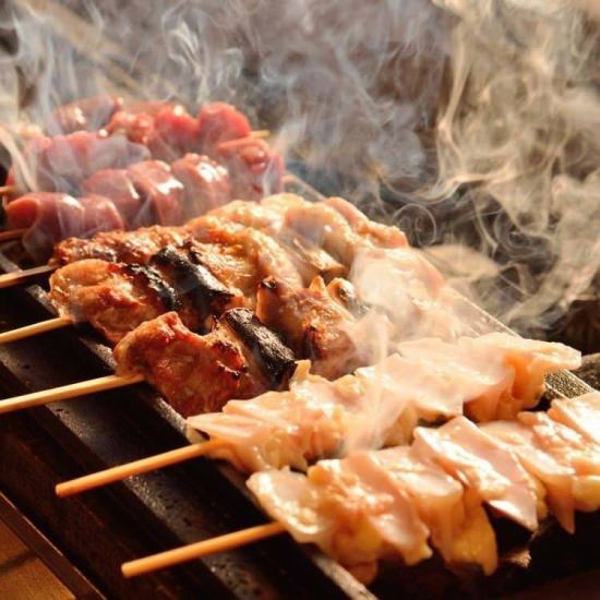 Please enjoy about 20 kinds of skewers with a wide variety.