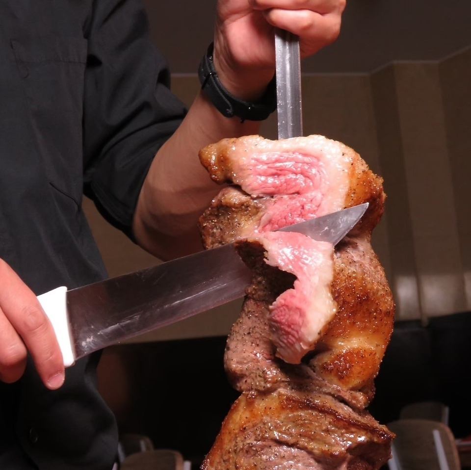 ★20種類のシュラスコ食べ放題！豪快な塊肉をご堪能♪