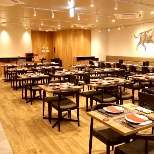 ◆カップル様・デート利用・記念日利用、お客様ごとの席間隔や、来店状況でご案内テーブルを配慮いたします◆なんば駅周辺でおしゃれなビアレストラン《ALEGRIA  Namba (アレグリアなんば)》3名様以上や5~6名様の中規模利用、団体様の歓迎会も大歓迎♪各種企業パーティーやウエディングの二次会にもお店を貸切ご相談も◎