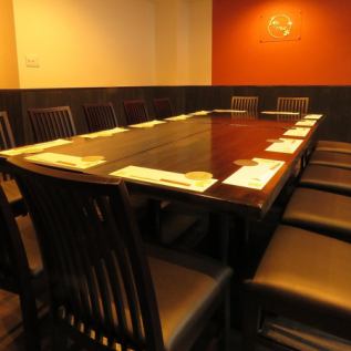 Banquets in private rooms can accommodate up to 40 people.If you contact us in advance, we will be happy to discuss it with you, so please feel free to contact us.The photo is a private room for up to 20 people.