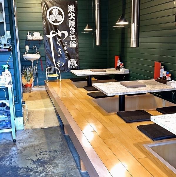 店内は明るく開放的で、アットホームな雰囲気が漂っています。掘りごたつ式のテーブル席は、デートや仲間との食事、家族での団らんに最適です。ゆったりとした空間で、心地よい時間を過ごしながら、美味しい料理を楽しむことができます。友人や大切な人と共に、温かいサービスと共に素敵なひとときを味わってみてください。
