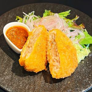 Coarsely ground minced meat cutlet (1 piece)