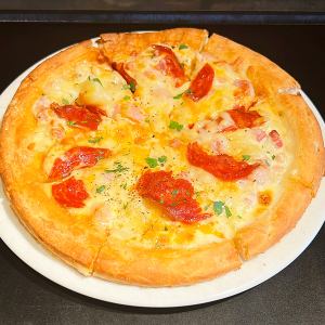 Salami and potato pizza