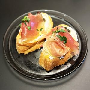 Prosciutto and Mascarpone Bruschetta