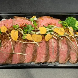 国産サーロインのステーキ重