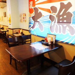 각 넓은 테이블 2명석/4명석/6명석/10명석까지 준비