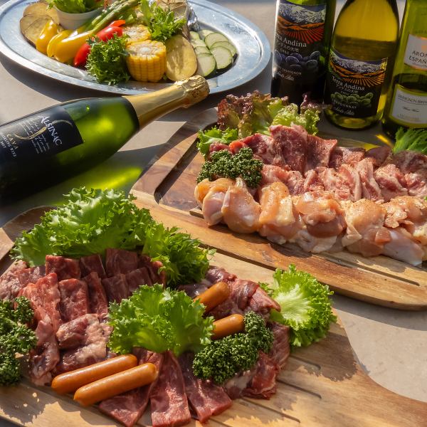 自慢のBBQ＋飲み放題付コースで乾杯！屋上テントで満喫♪