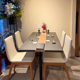 3～5名のテーブル席です。