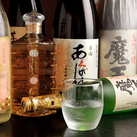 A selection of famous sake that goes well with meat such as the fourteenth generation and Horaisen <Sky>