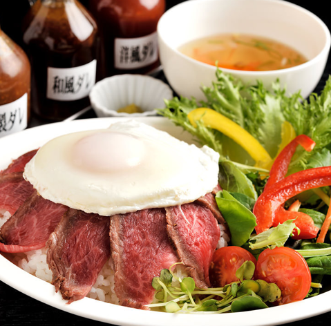 Enjoy the taste change with 3 kinds of sauces, Japanese / Western and Hatcho Miso sauce!