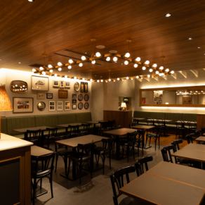 In the lounge space in front, you can relax with a beer or a cup of coffee.Enjoy a blissful moment in a comfortable space.