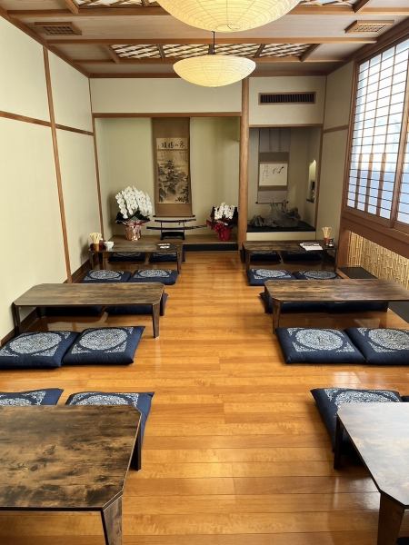 落ち着いた和の雰囲気漂う店内には、カウンター、お座敷席をご用意しております◎仕事終わりのお食事や同僚との一杯、デート利用、各種ご宴会などお客様のシーンに合わせてご利用いただけます！お座敷宴会最大３０名までOK！ぜひお気軽にお問い合わせください♪