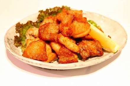 鳥川仙貝 / 炸豆腐 / 苦瓜沙拉 / 石首魚培根 / 磨碎的胗柚子醬 / 烤黃貂魚翅