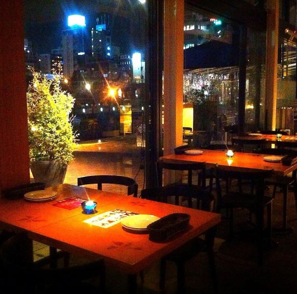 [Outstanding atmosphere! Table seats] An Italian restaurant that is popular for its bright and open glass-enclosed atmosphere and wood-grained interior! We have plenty of seats available, and we strive to ensure a social distance and provide adequate ventilation.