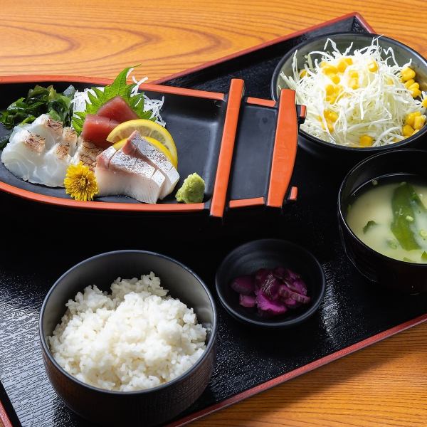 お得に昼宴会!【ランチ限定クーポン】利用で、2時間飲み放題がたったの500円!お食事は定食858円~◎