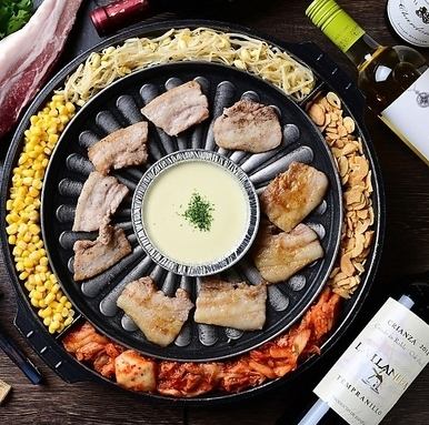 Sun-Thurs only 120 minutes all-you-can-drink cheese samgyeopsal course 2,980 yen