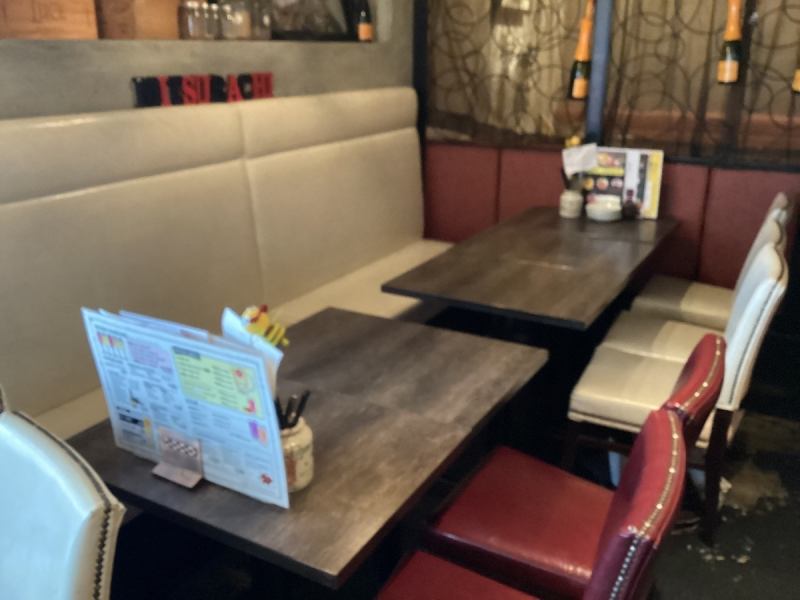 [Sofa seats] These seats are perfect for girls' parties and dates, where you can relax at your leisure♪ [Meieki 4-chome, meat, cheese fondue, bar, girls' parties, birthdays, Instagram-worthy]