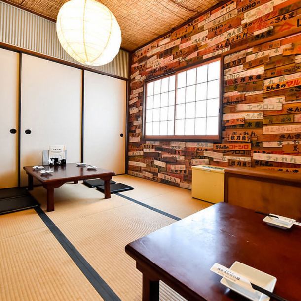 The semi-private room with tatami mat seats on the 2nd floor can accommodate up to 10 people.It is perfect for a wide range of applications from various banquets to celebrations, entertainment and dinner business scenes.Please spend a time talking while breaking your legs and relaxing.