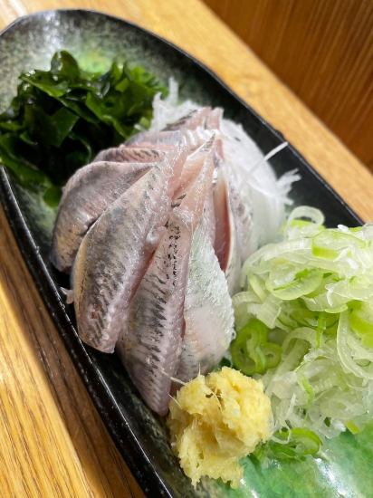 Please enjoy the sashimi platter made with seasonal seafood.