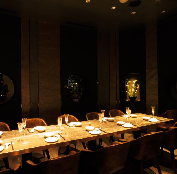 【Completion of private rooms ◎】 Seats in a fully-private room where you can enjoy your meals slowly without worrying about the surrounding eyes.It is recommended for family use, corporate drinking party, important entertainment etc ☆ Please reserve your early eyes as it is a popular seat!