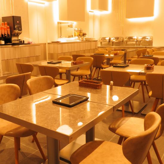 A sophisticated and stylish space with a sense of unity. Enjoy a relaxing time.