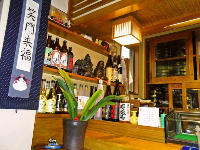 焼酎の種類はいも焼酎をメインに20～25種類、日本酒は3～4種類とお酒の種類が豊富に揃う。