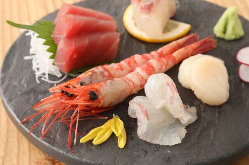 Assorted sashimi