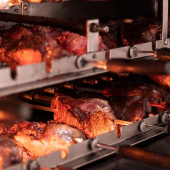 【含3小時暢飲】包含黑毛和牛烤肉和牛排在內的30道菜自助餐「特惠套餐」 9,990日圓