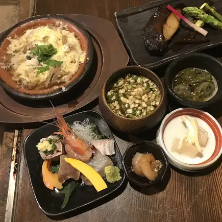 旬の食材をちょっとずついろいろ。ドリンク1杯付きのお得な”和和（なごなご）セット”（8月）