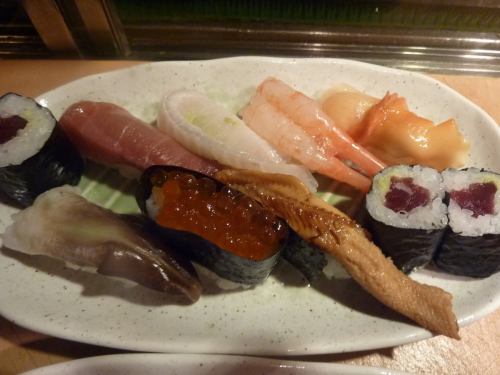 握りも海鮮チラシも同値段です