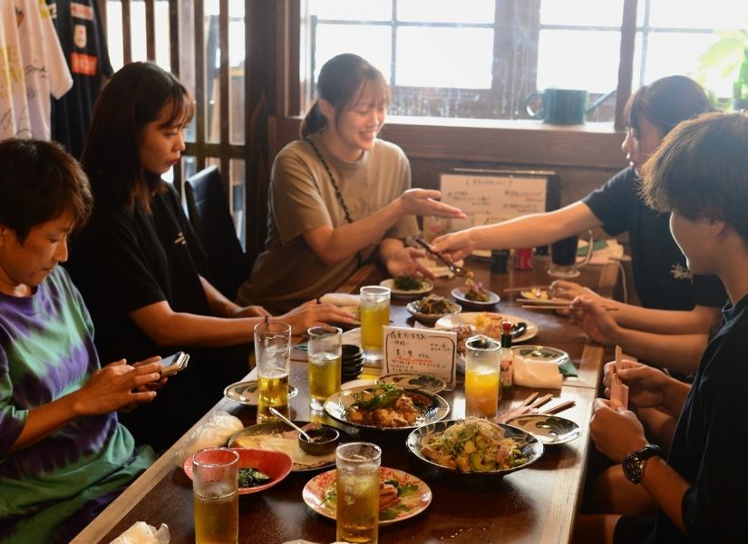 まるで我が家に帰ってきたかのようなアットホームな雰囲気が自慢のお店です◎お客様を最初にお迎えするのは、いつも笑顔で心温まるスタッフたち！きめ細やかなおもてなしで、皆様の大切な時間を丁寧にサポートさせていただきます。