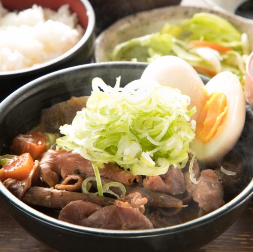 Yakitori Kobo Traditional stewed set meal 730 yen (tax included)