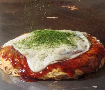 チーズ肉玉そば